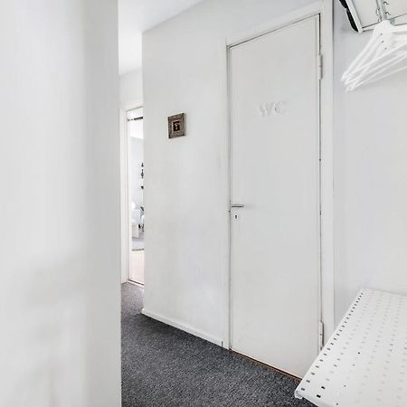 Wehost Spacious Studio Near Metro Kallio Helsínquia Exterior foto